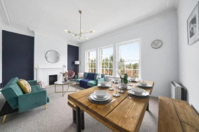 Spacious 3 Bedroom Flat in Central Bath - Sleeps 8